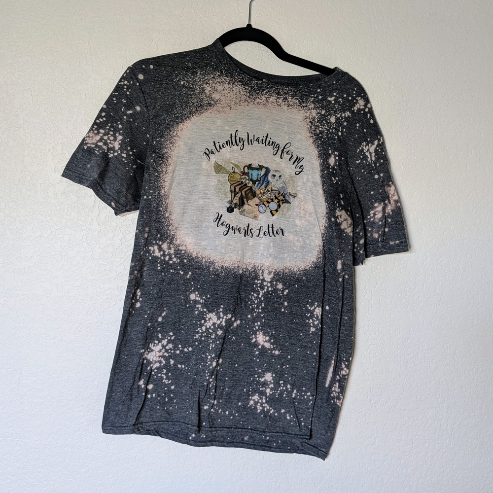Gildan Gray and White Short Sleeve Harry Potter Tee with Bleach Dye Design
